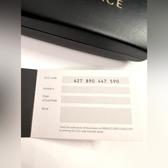 Versace Sun/Eyeglass Case - Picture 6 of 6